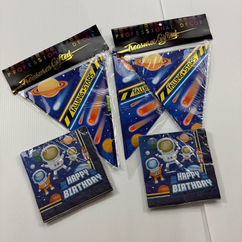 New Outer Space Party Decor Set - Multicolor
